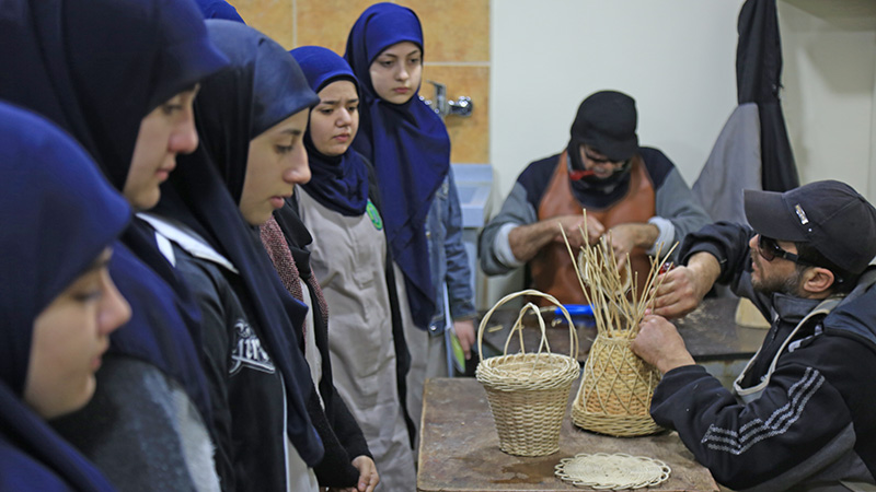 مدارس المبرّات تنظّم زيارة تعليمية إلى مشغل ومعرض المُحترف